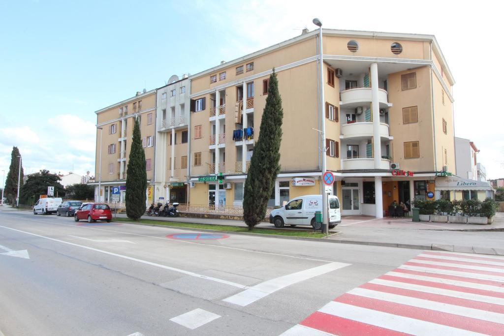 Room Roma โรวีน ภายนอก รูปภาพ