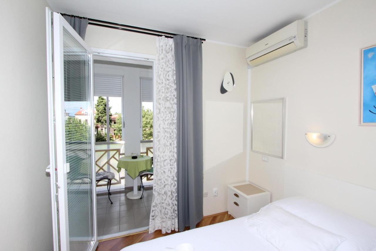 Room Roma โรวีน ภายนอก รูปภาพ